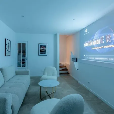 New - Luxeux Avec Cinema Et Sauna *